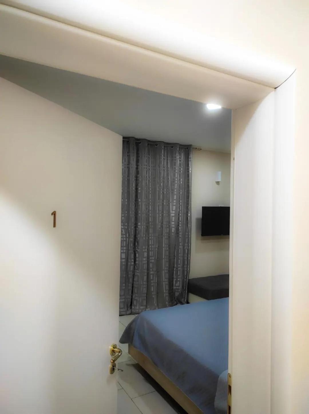 76 Avenue Suites Wi-Fi - Shuttle 레조디칼라브리아 외부 사진
